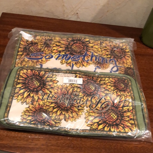 NWT Brighton Something Wonderful Sunflower Love Tote - Picture 11 of 16